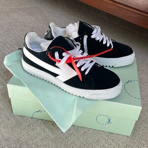 Off-White Arrow Sneakers